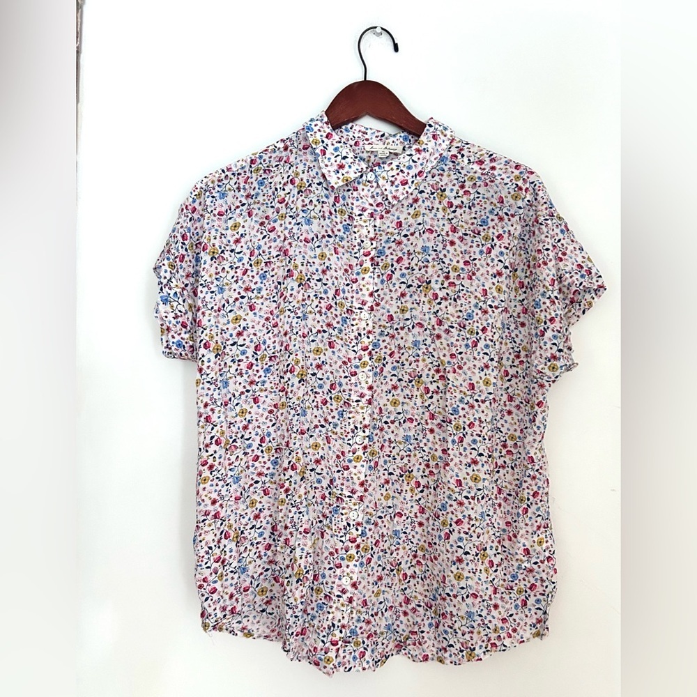 Jane Delancey Ditsy Floral Print
Short Sleeve Button Up Blouse xl